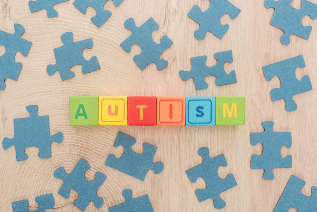 Compreendendo o autismo - Os sinais de autismo em crianças - FDNA Telehealth